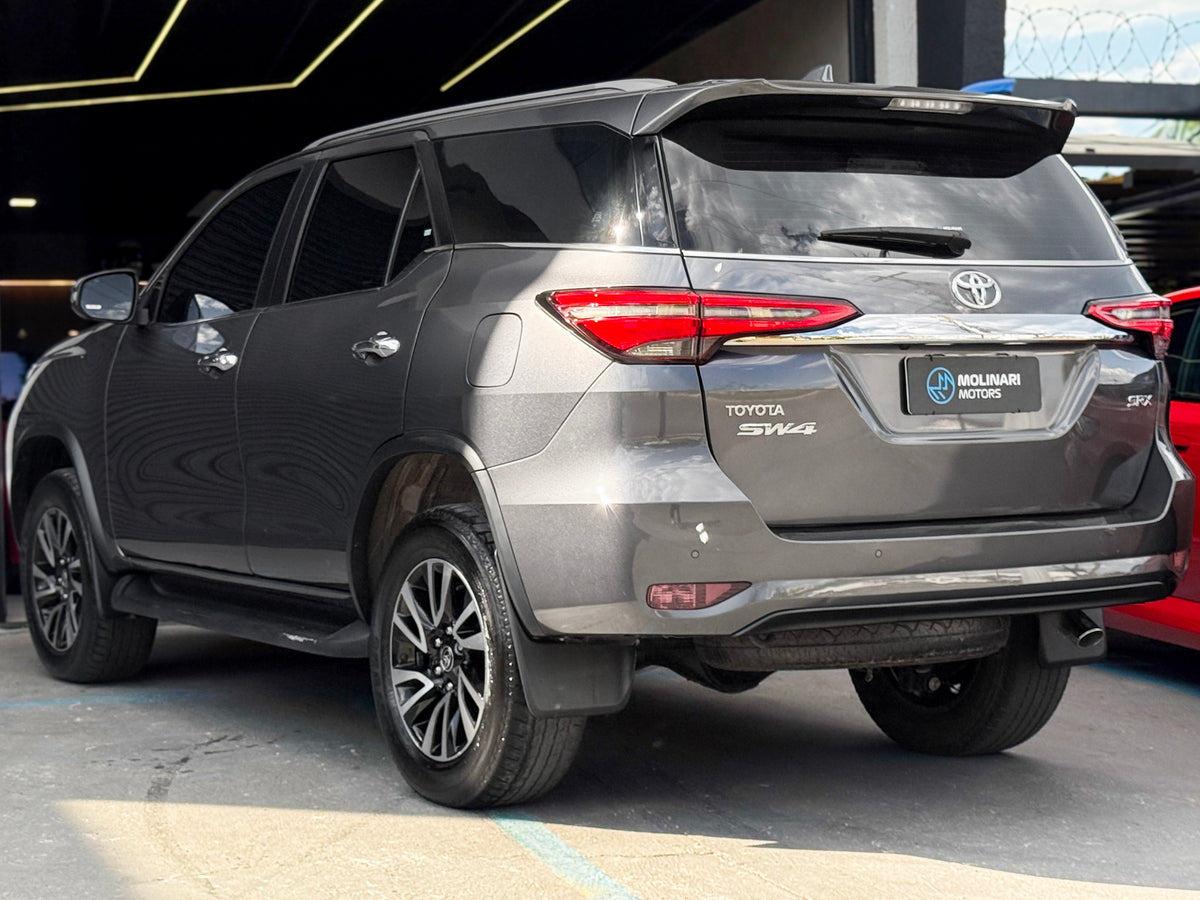Toyota Hilux SW4 SRX 2023 — foto 5 de 18