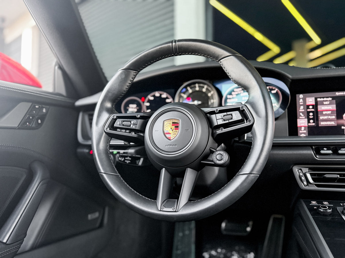 Porsche 911 Carrera 4S 2021 — foto 14 de 17