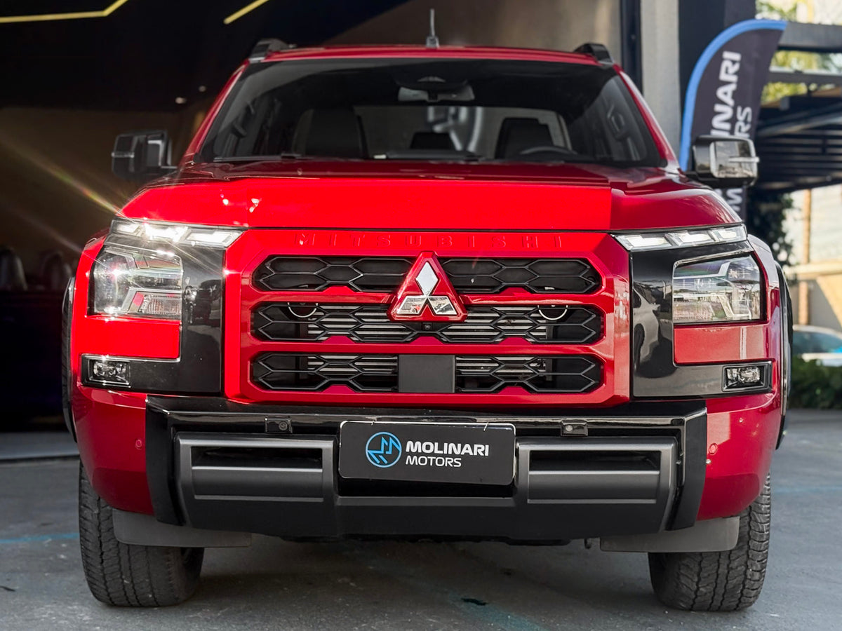 Mitsubishi Triton Katana 2.4 CD 4x4 TB Diesel Automátic 2026 — foto 2 de 16