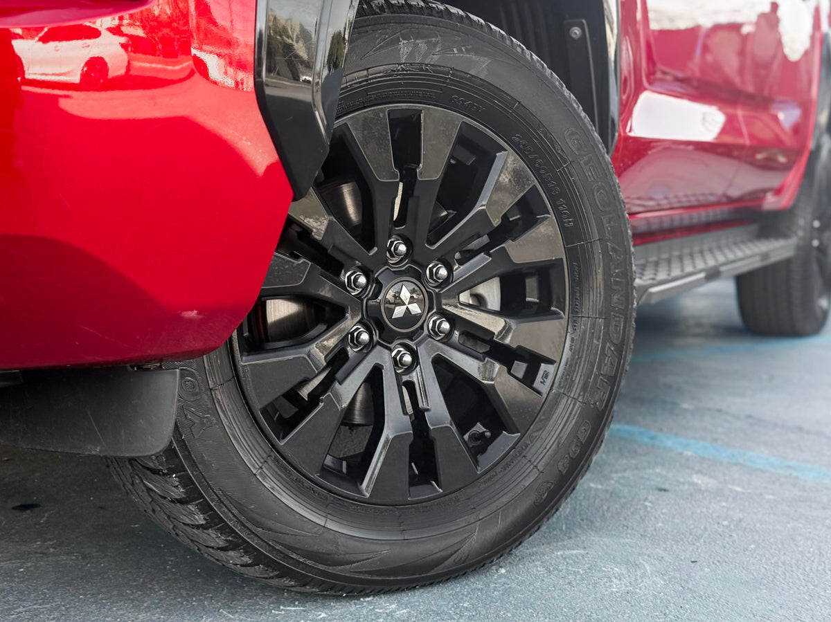 Mitsubishi Triton Katana 2.4 CD 4x4 TB Diesel Automátic 2026 — foto 16 de 16