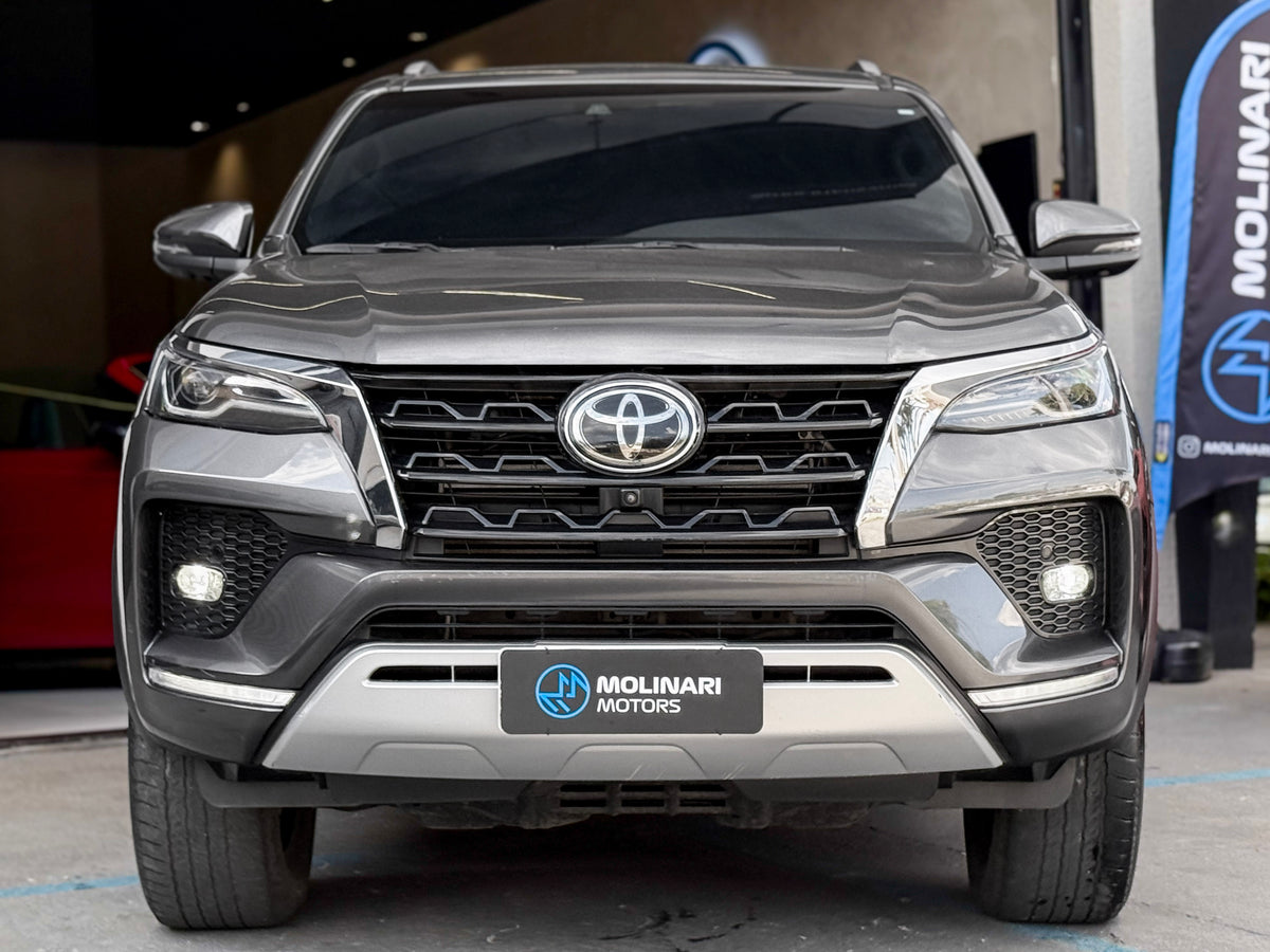 Toyota Hilux SW4 SRX 2023 — foto 2 de 18