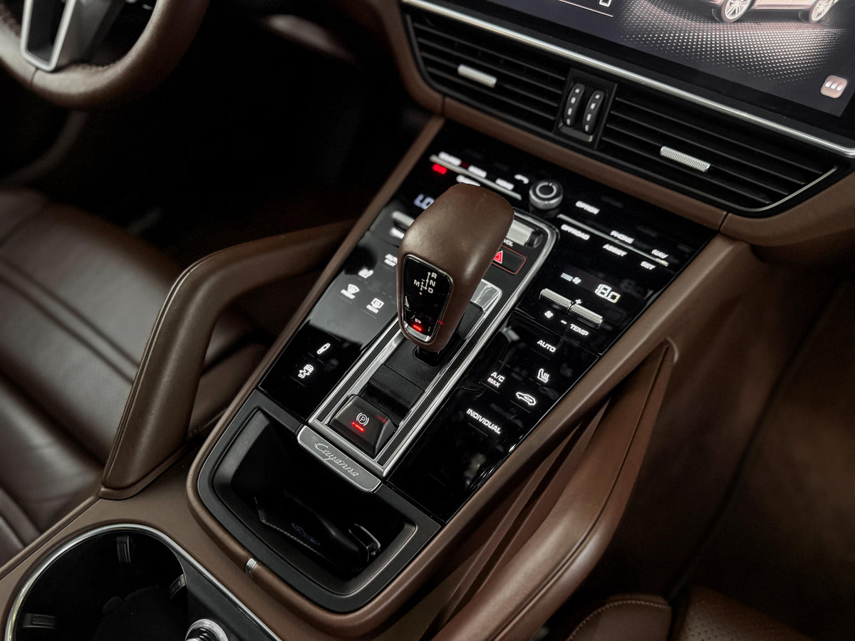 Porsche Cayenne Coupé Platinum Edition 2023 — foto 12 de 16