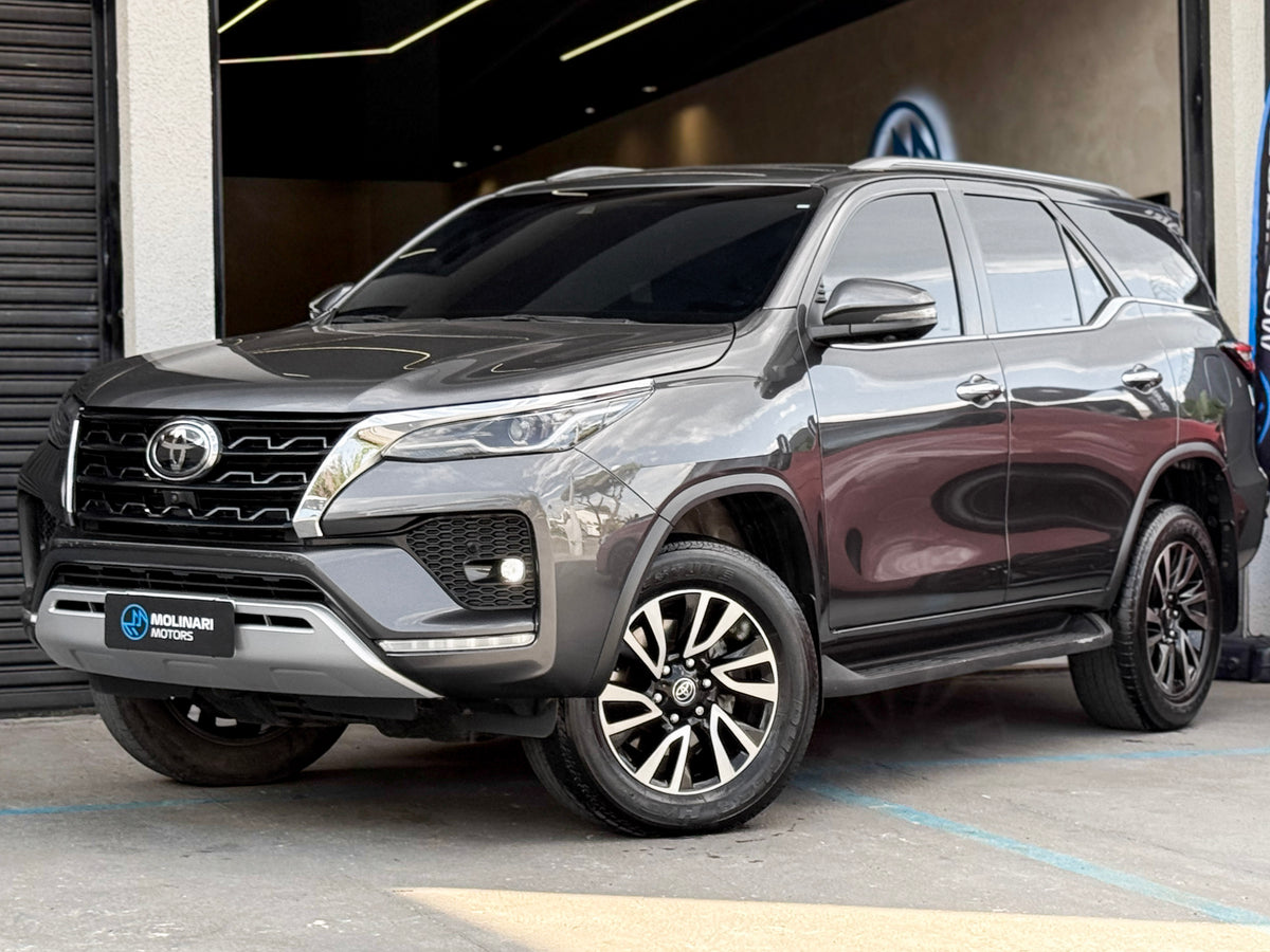 Toyota Hilux SW4 SRX 2023