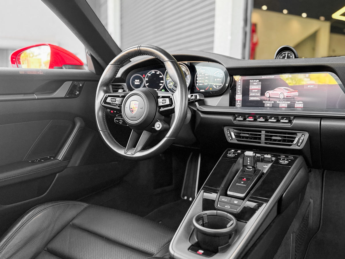 Porsche 911 Carrera 2020 — foto 7 de 17