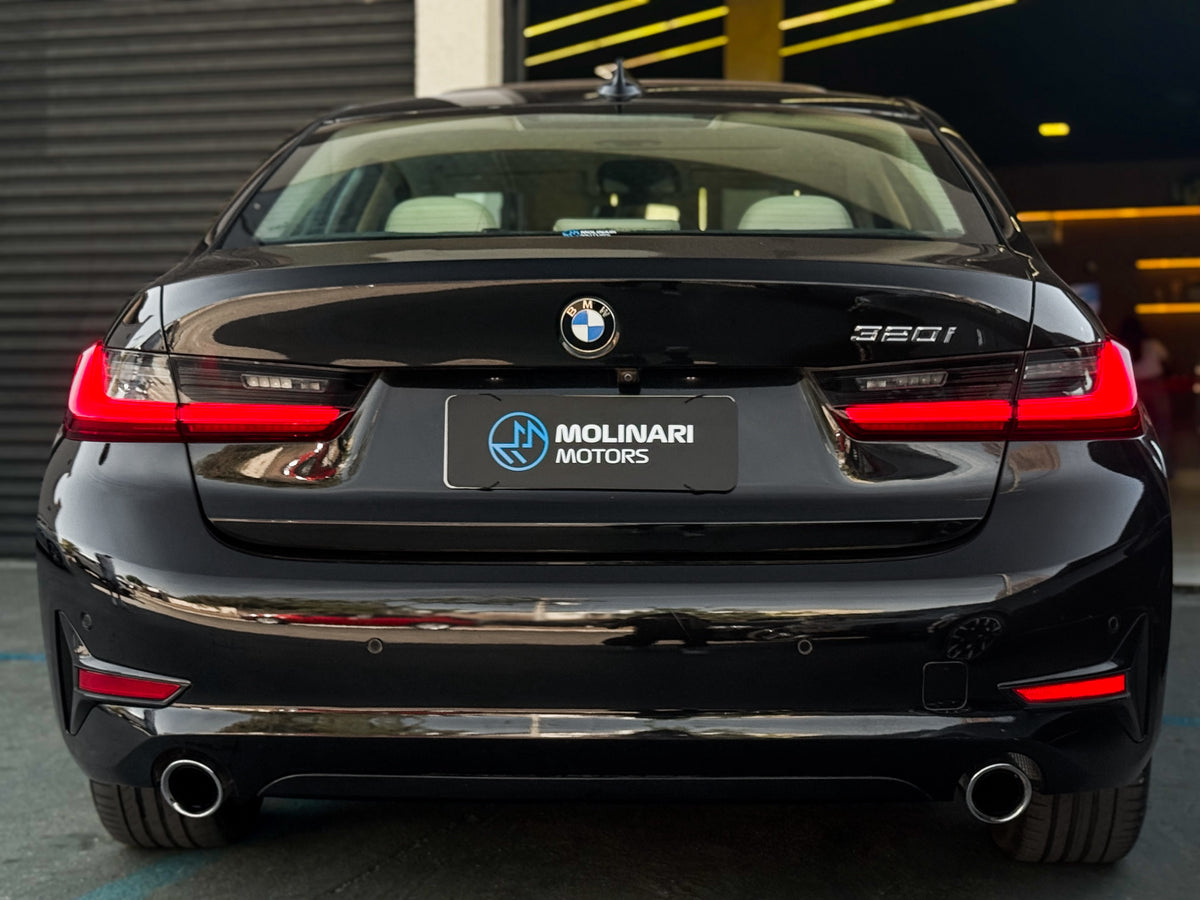 BMW 320i Sport GP 2021 — foto 4 de 16
