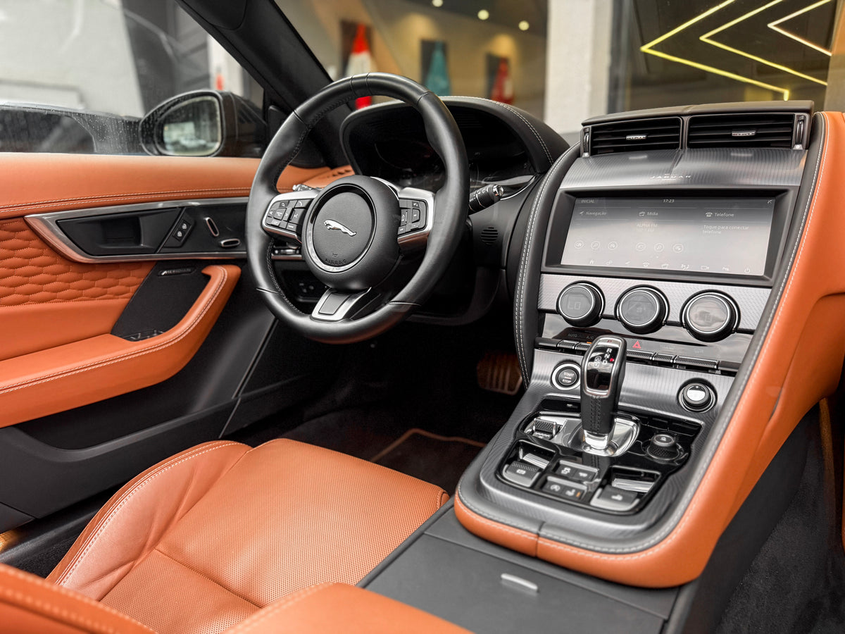 Jaguar F-Type P300 2024 — foto 9 de 17