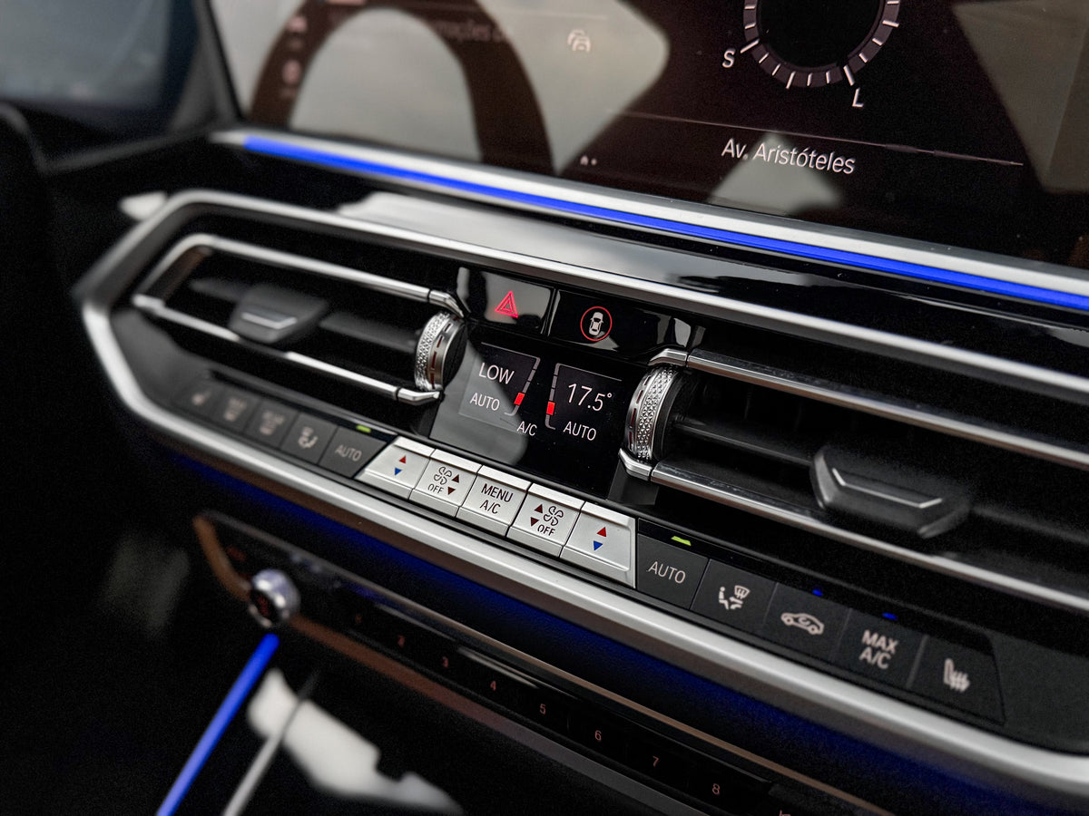 BMW X7 M50i 2022 — foto 13 de 18