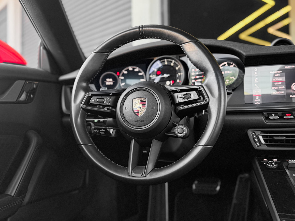 Porsche 911 Carrera 2020 — foto 14 de 17