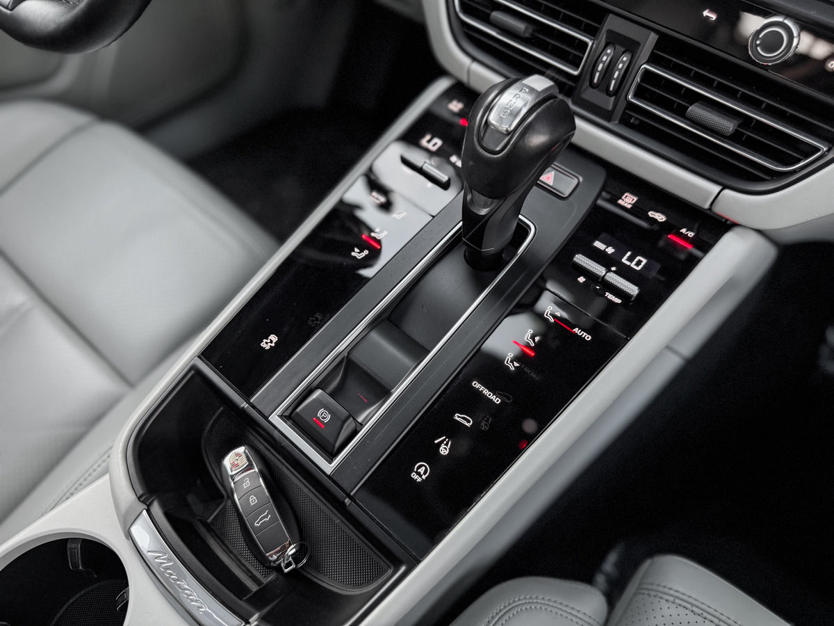 Porsche Macan 2023 — foto 10 de 15