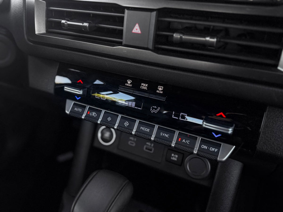 Mitsubishi Triton Katana 2.4 CD 4x4 TB Diesel Automátic 2026 — foto 12 de 16