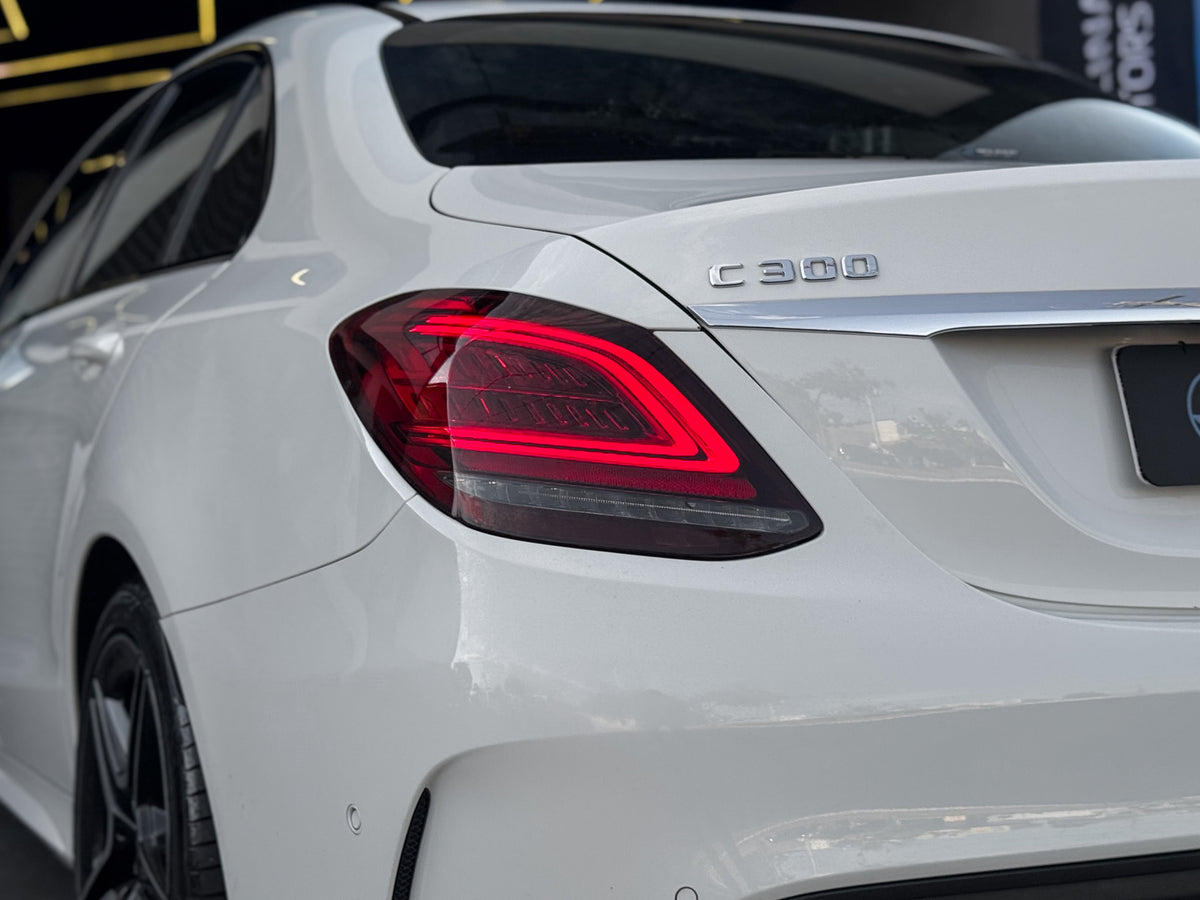 Mercedes C 300 Sport 2019 — foto 15 de 17
