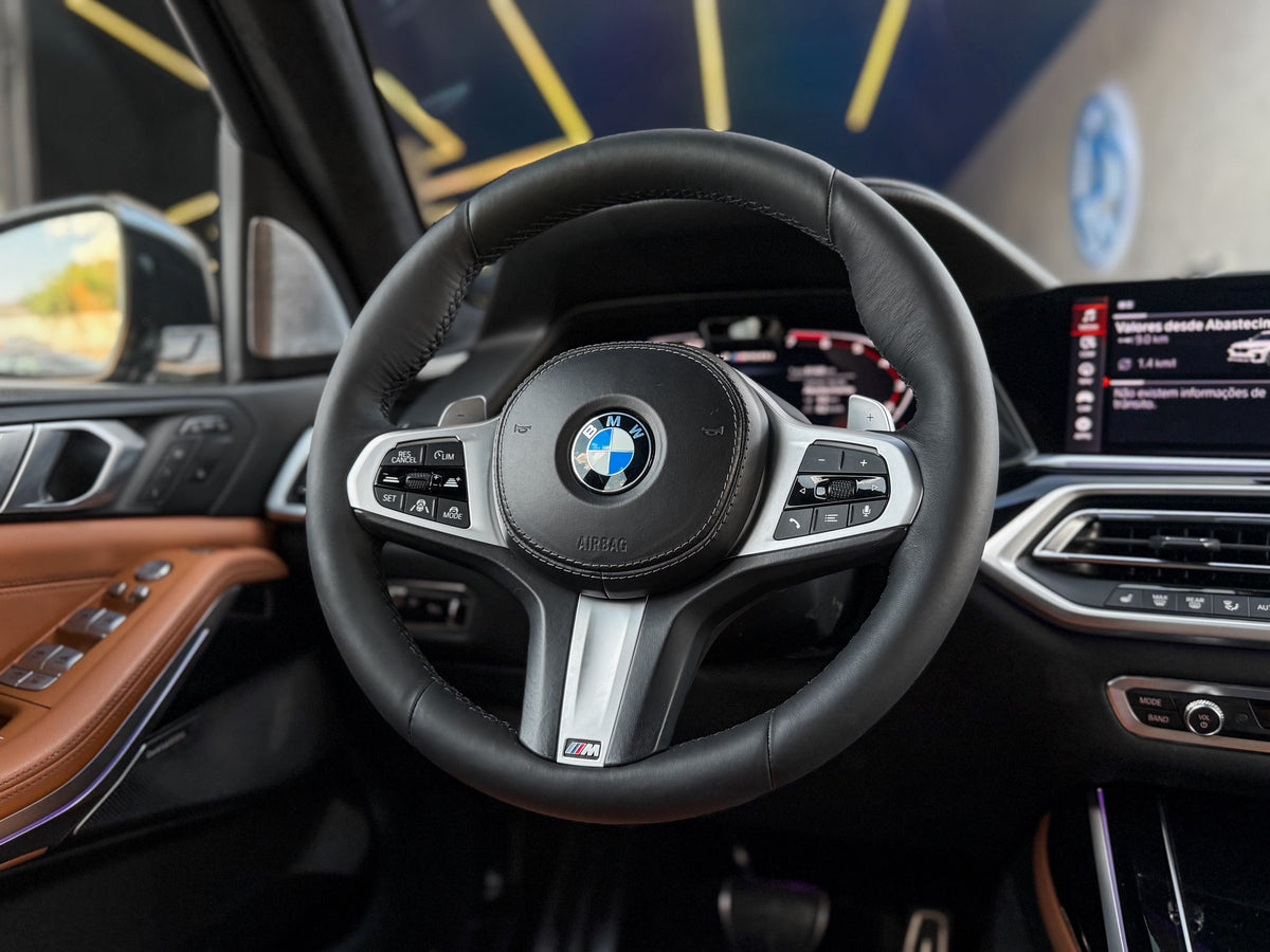 BMW X7 M50i 2022 — foto 15 de 18