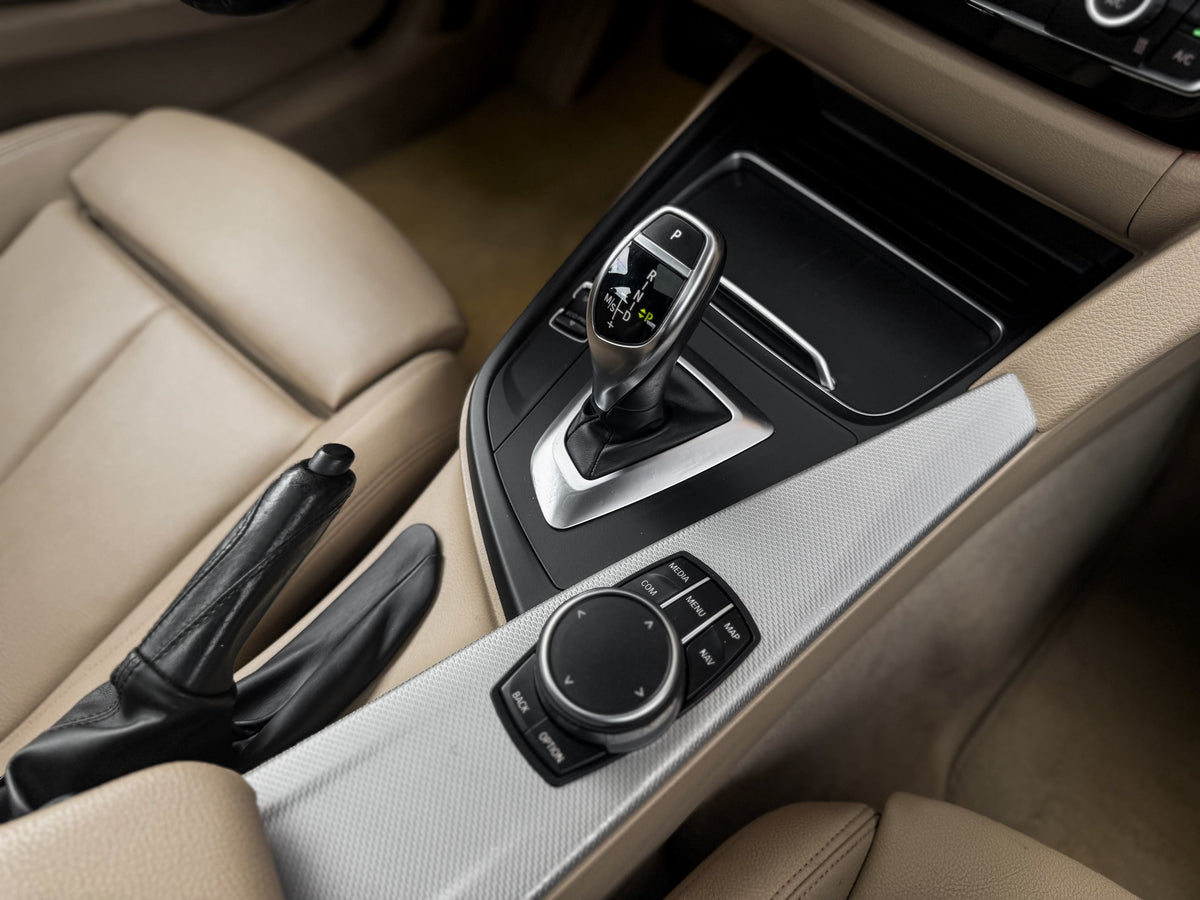 BMW 320i M Sport 2017 — foto 12 de 16