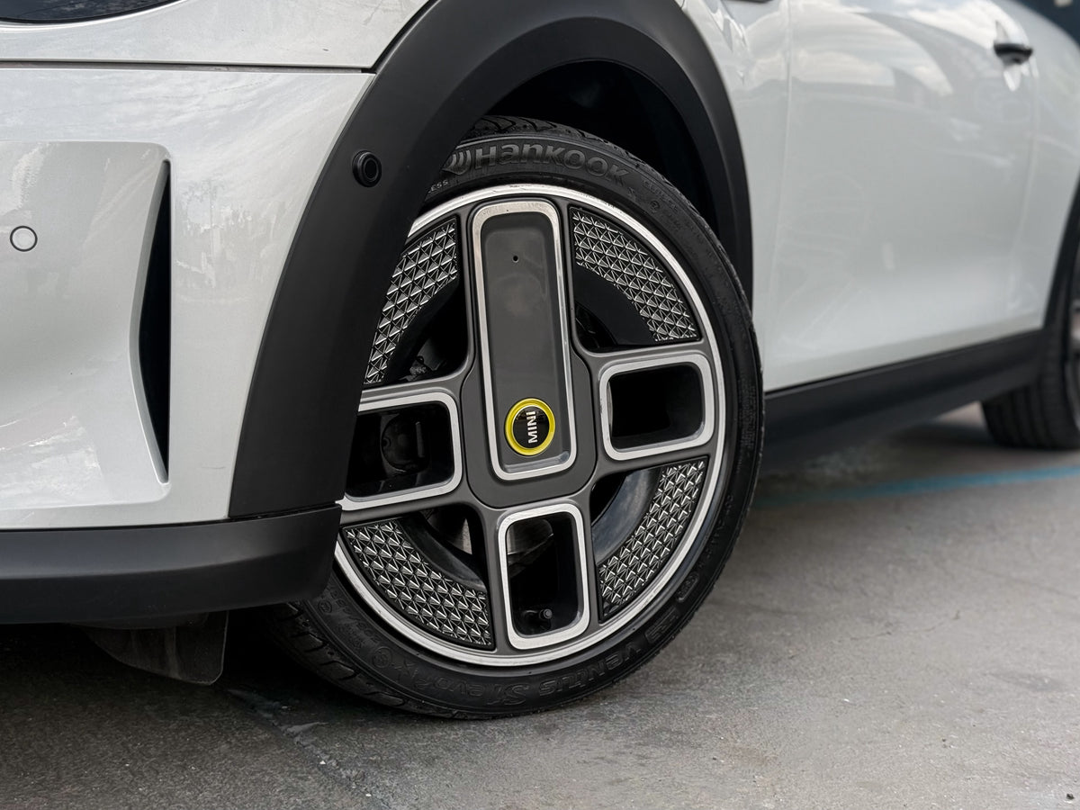 MINI Cooper SE 2023 — foto 16 de 16