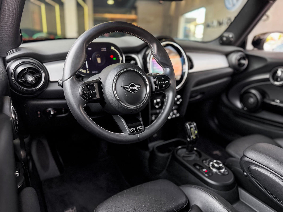 MINI Cooper SE 2023 — foto 6 de 16