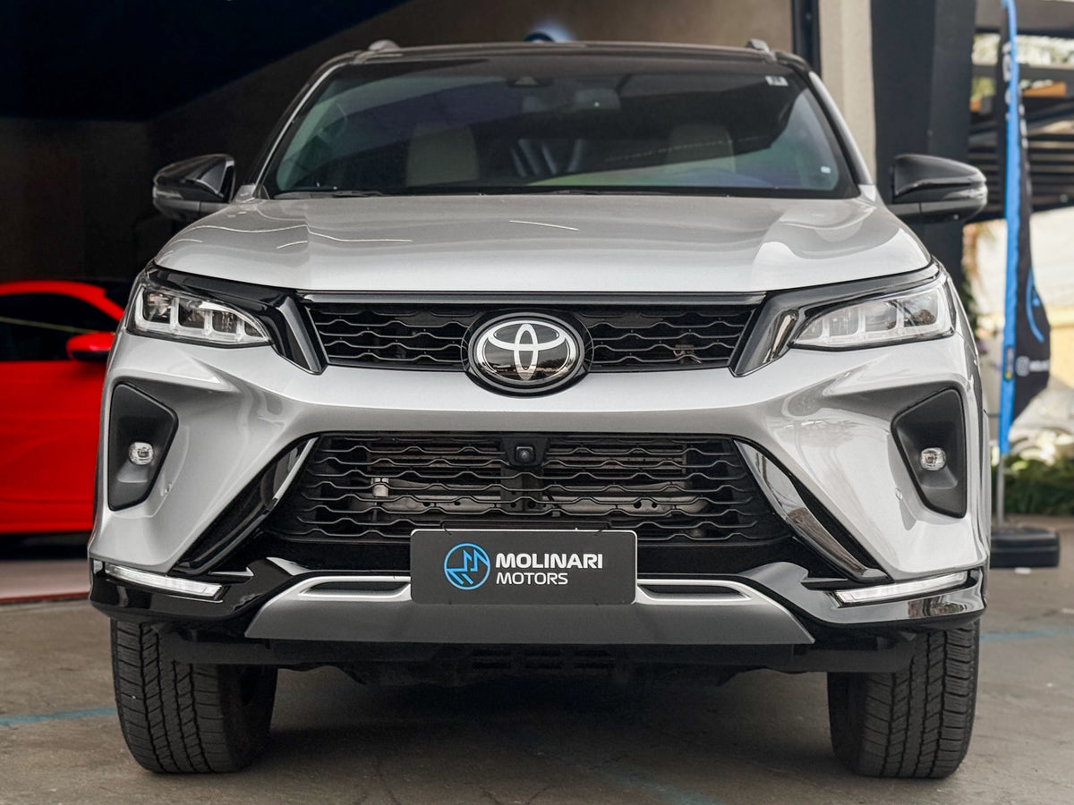 Toyota Hilux SW4 Diamond 2024 — foto 2 de 18
