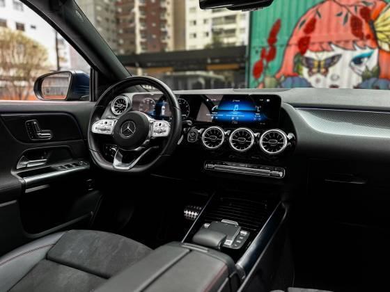 MERCEDES-BENZ GLA 200 1.3 GCI GASOLINA AMG LINE 7G-DCT 2023 - imagem 7