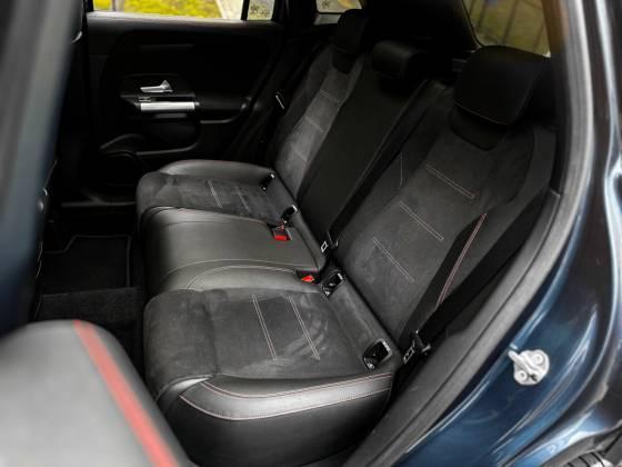 MERCEDES-BENZ GLA 200 1.3 GCI GASOLINA AMG LINE 7G-DCT 2023 - imagem 9
