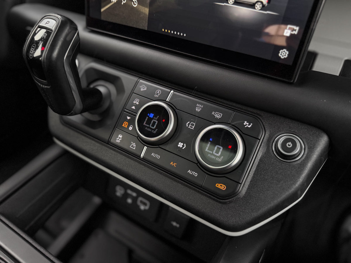 Land Rover Defender HSE 2022 — foto 11 de 16