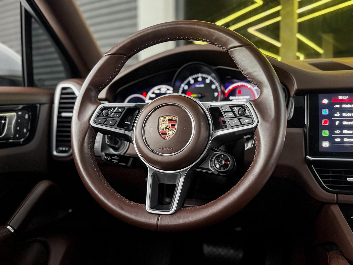 Porsche Cayenne Coupé Platinum Edition 2023 — foto 13 de 16