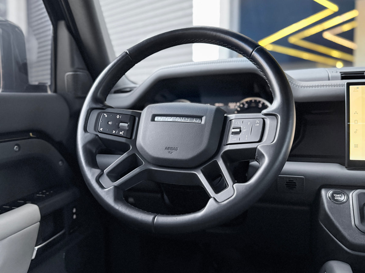 Land Rover Defender X-Dynamic HSE 2023 — foto 8 de 18