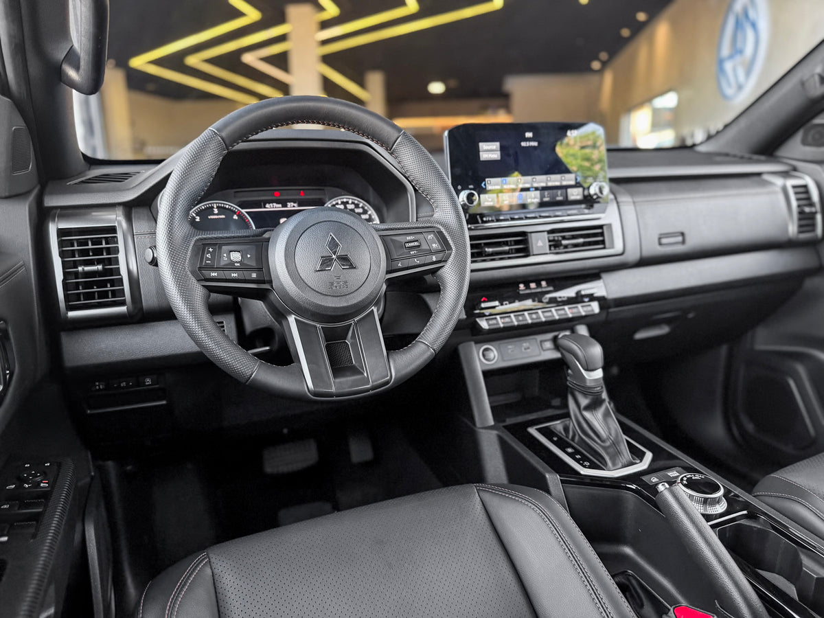 Mitsubishi Triton Katana 2.4 CD 4x4 TB Diesel Automátic 2026 — foto 8 de 16