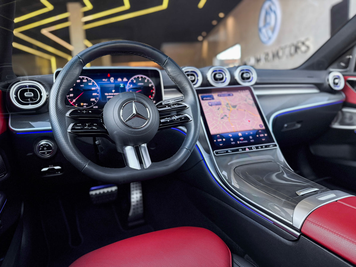 Mercedes C300 AMG Line 2025 — foto 8 de 16