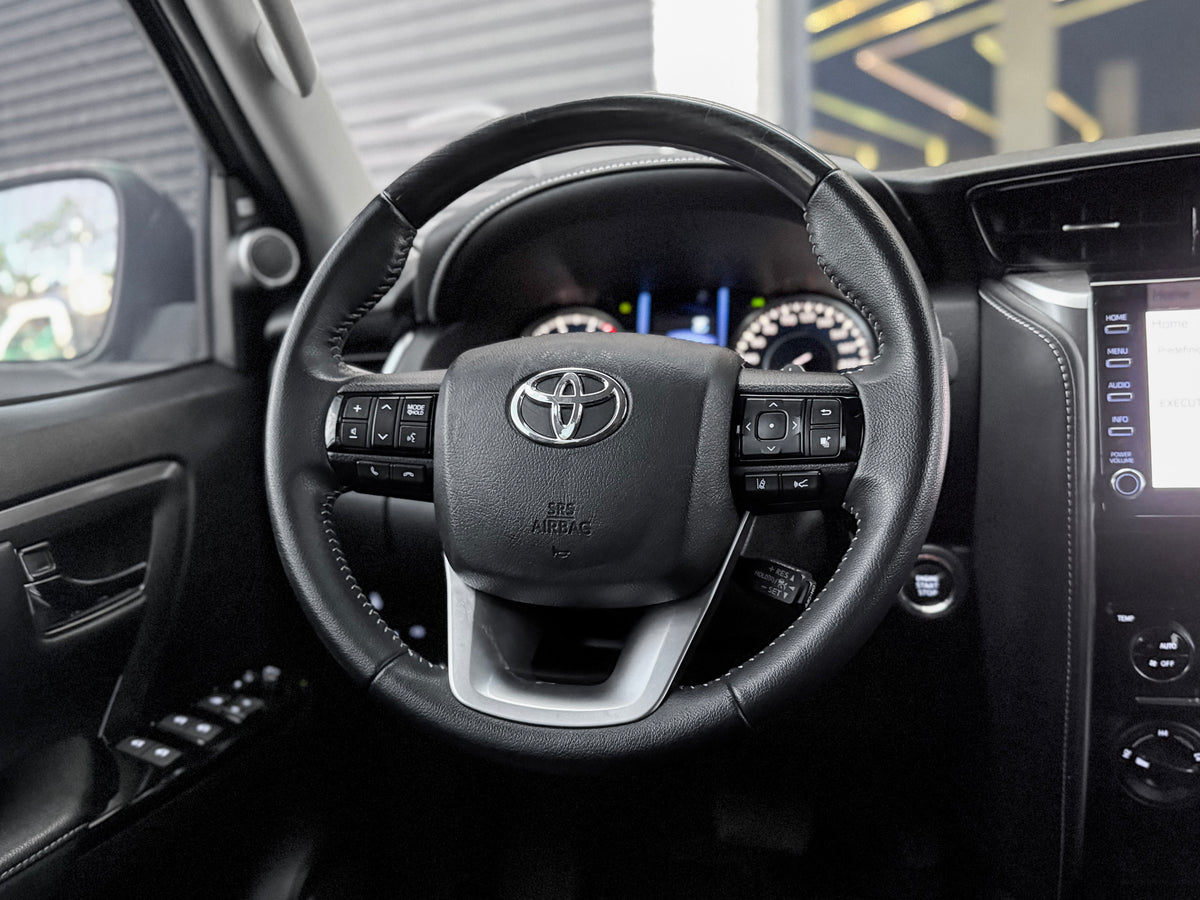 Toyota Hilux SW4 SRX 2023 — foto 11 de 18