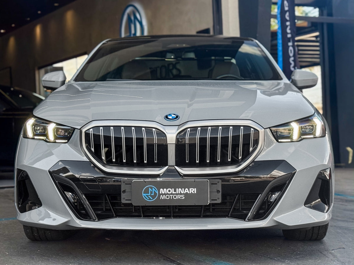 BMW 530e M Sport 2025 — foto 2 de 16