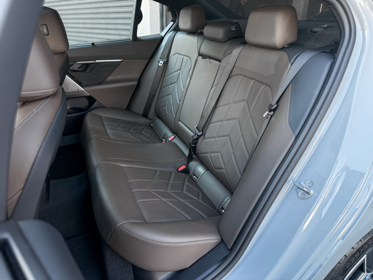 BMW 530e M Sport 2025 — foto 9 de 16