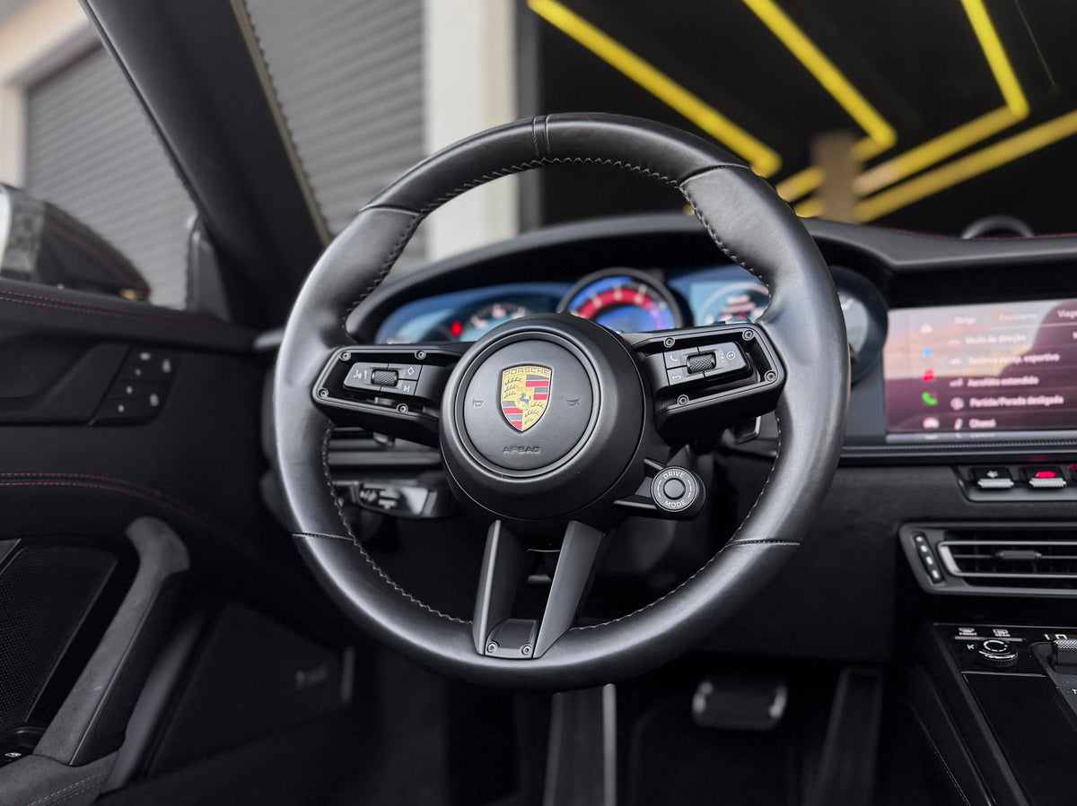 Porsche 911 Carrera GTS Cabriolet 2023 — foto 12 de 20
