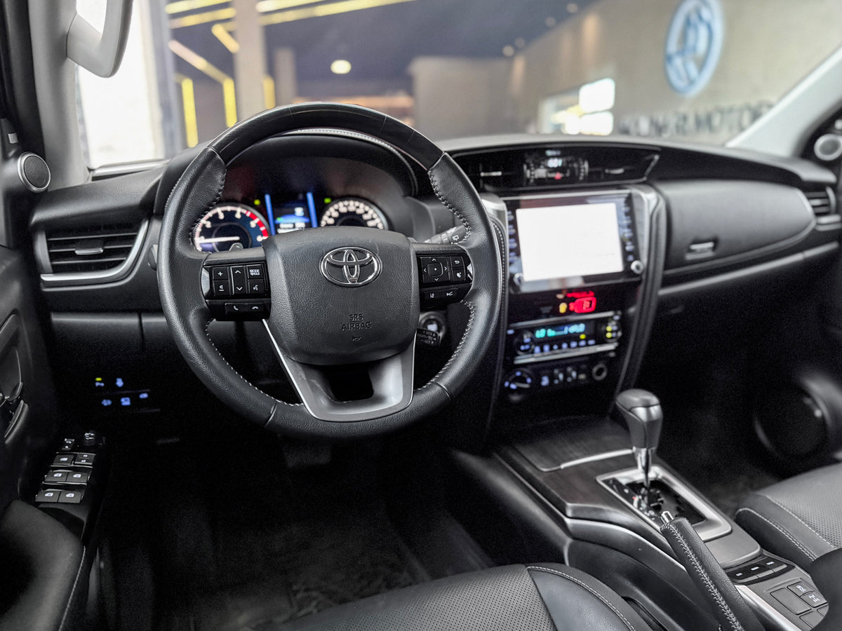 Toyota Hilux SW4 SRX 2023 — foto 9 de 18