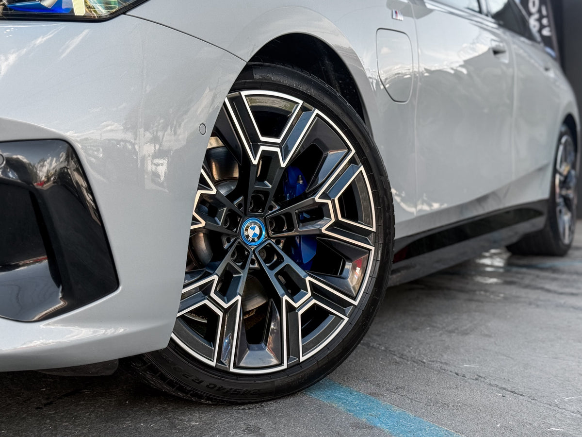 BMW 530e M Sport 2025 — foto 16 de 16