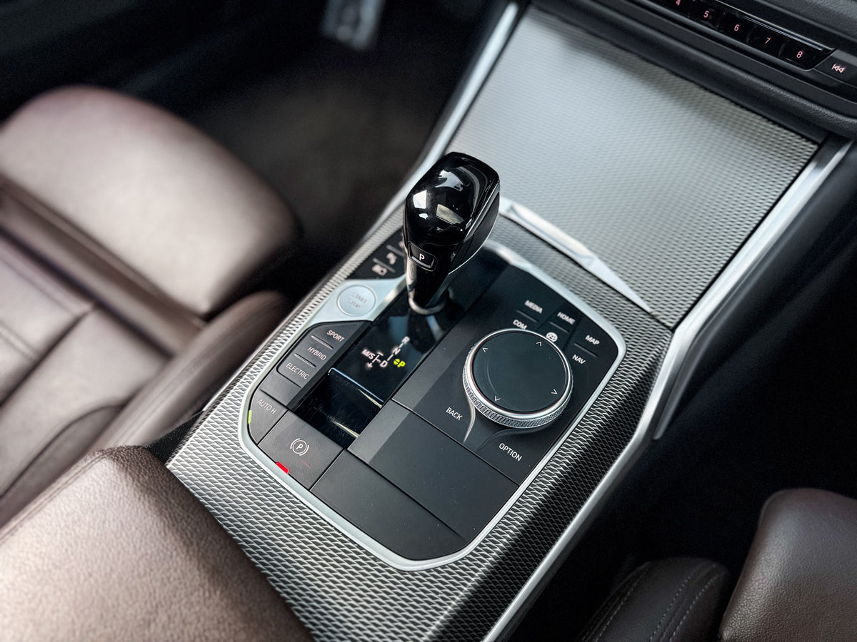 BMW 330e M Sport 2022 — foto 12 de 16