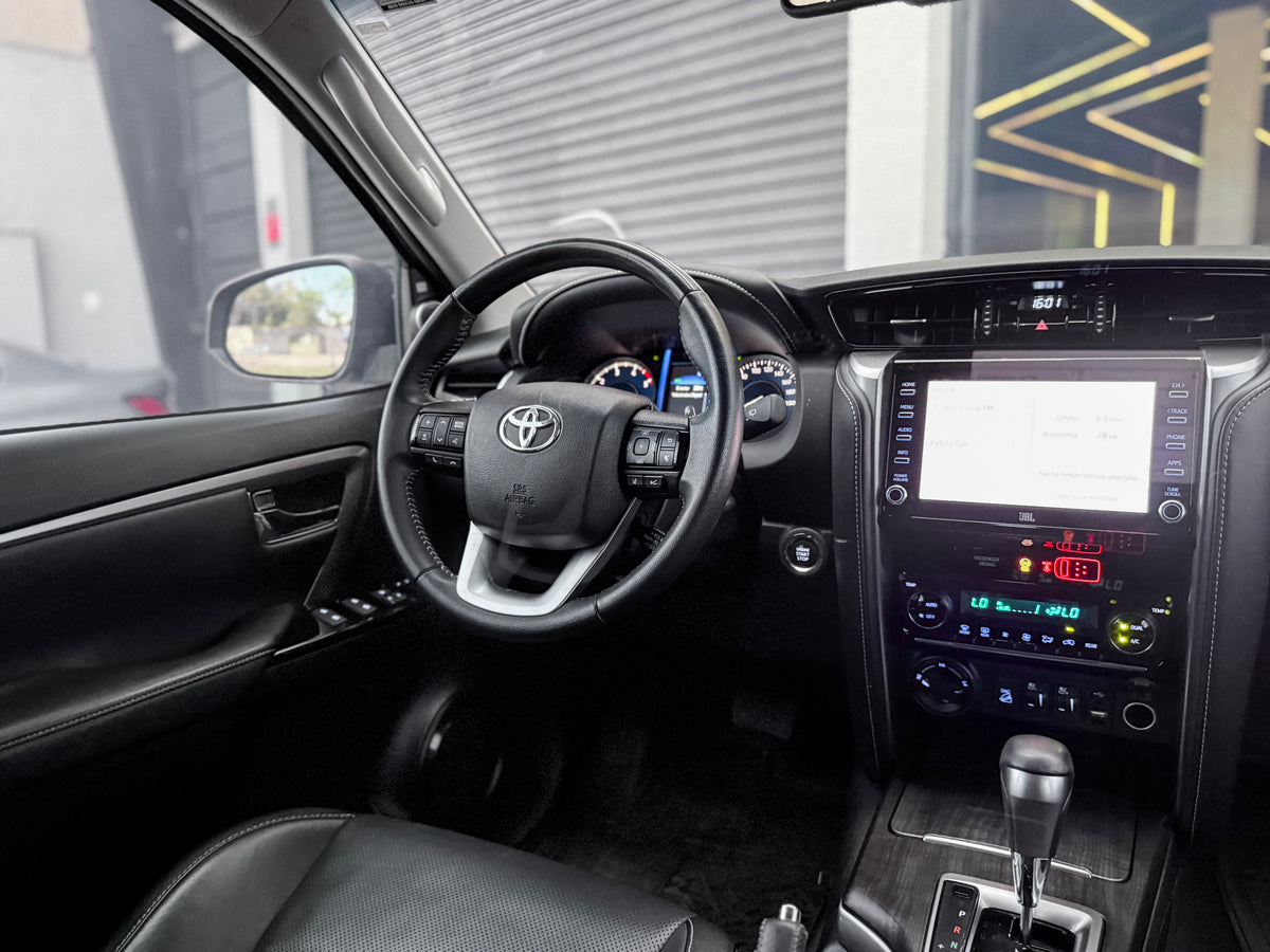 Toyota Hilux SW4 SRX 2023 — foto 10 de 18