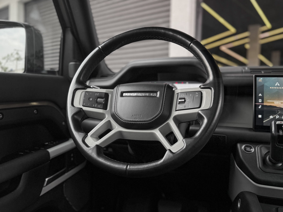 Land Rover Defender HSE 2022 — foto 13 de 16