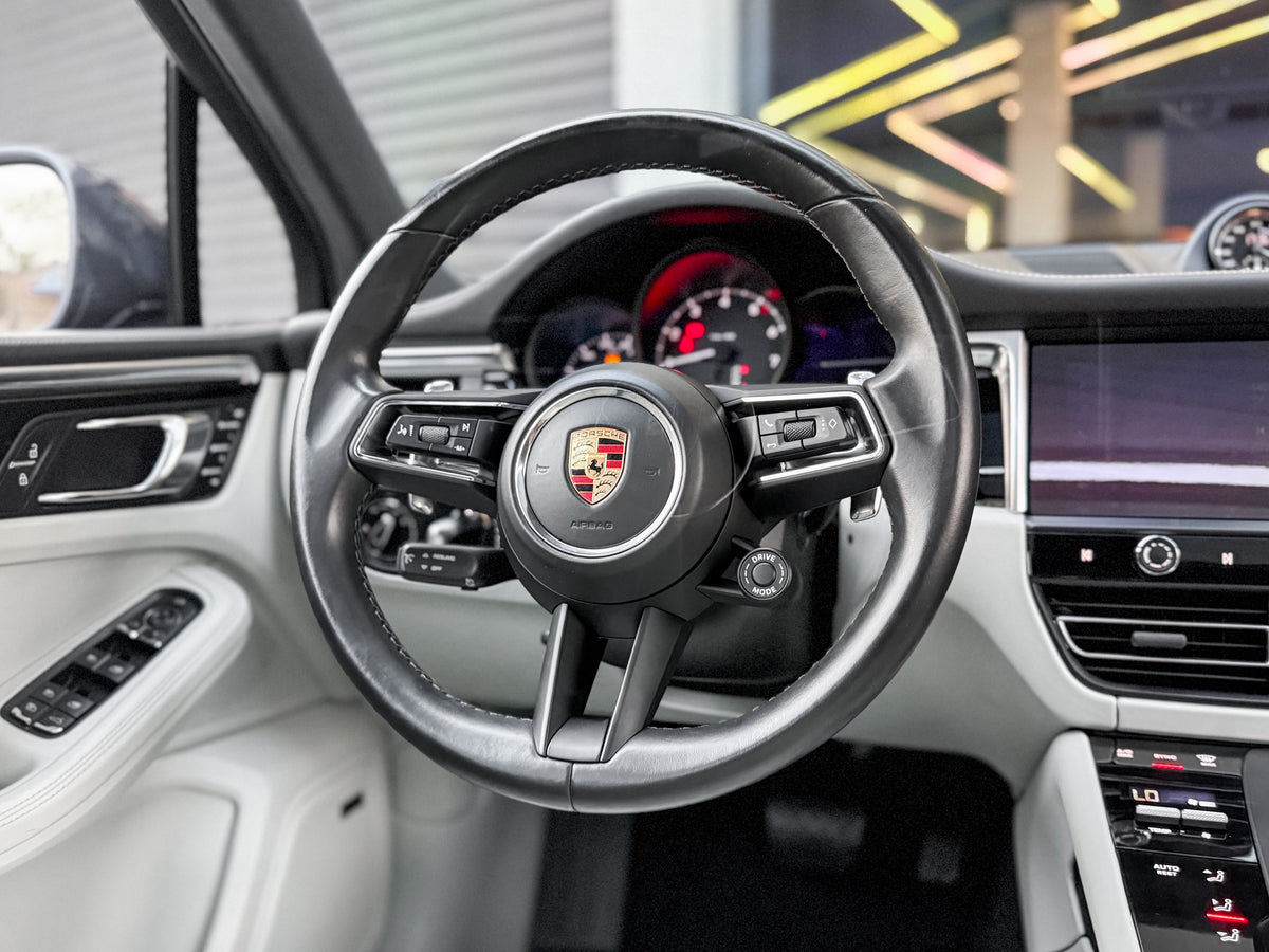 Porsche Macan 2023 — foto 12 de 15
