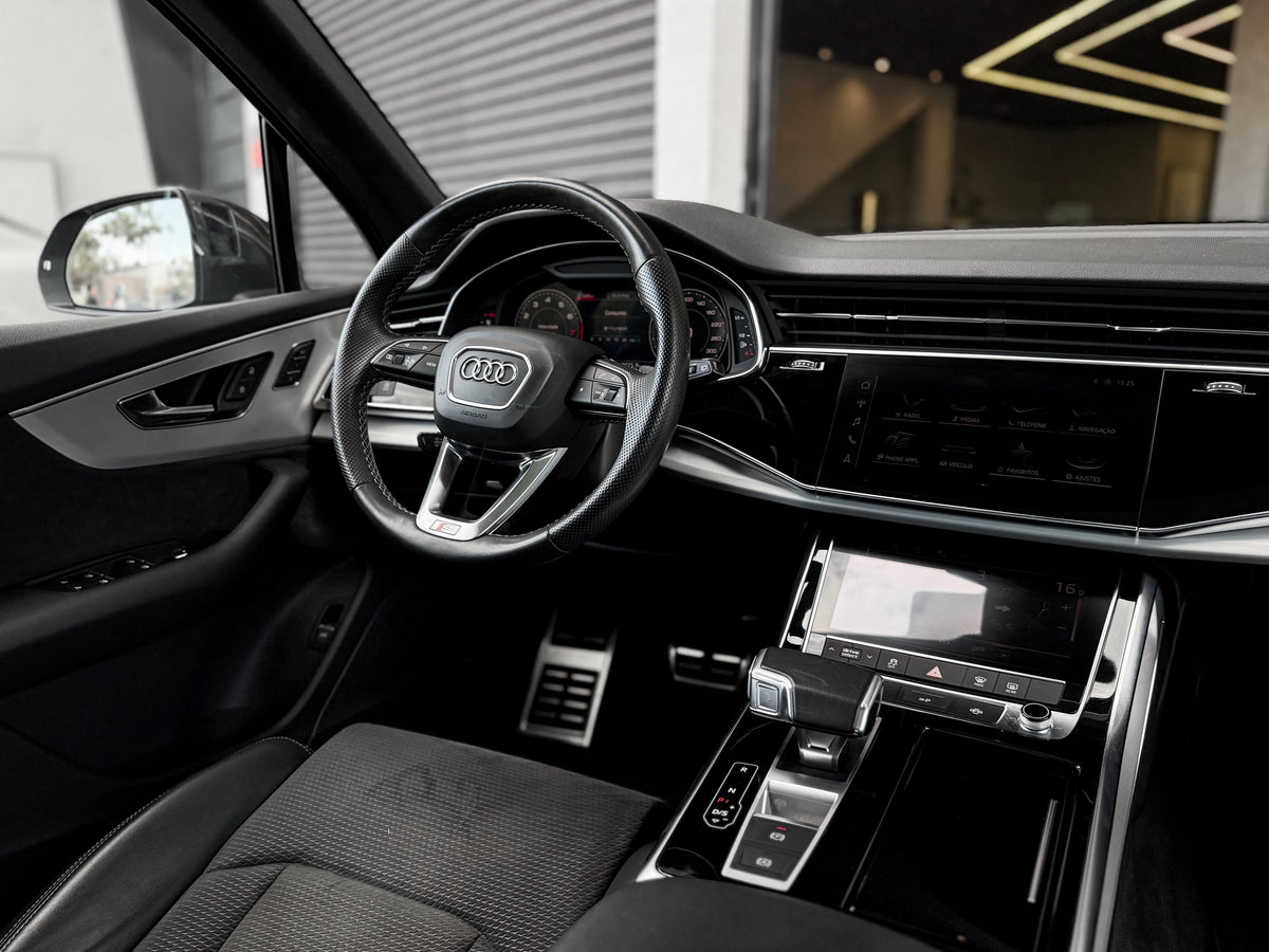 Audi Q7 S-Line 2022 — foto 7 de 16