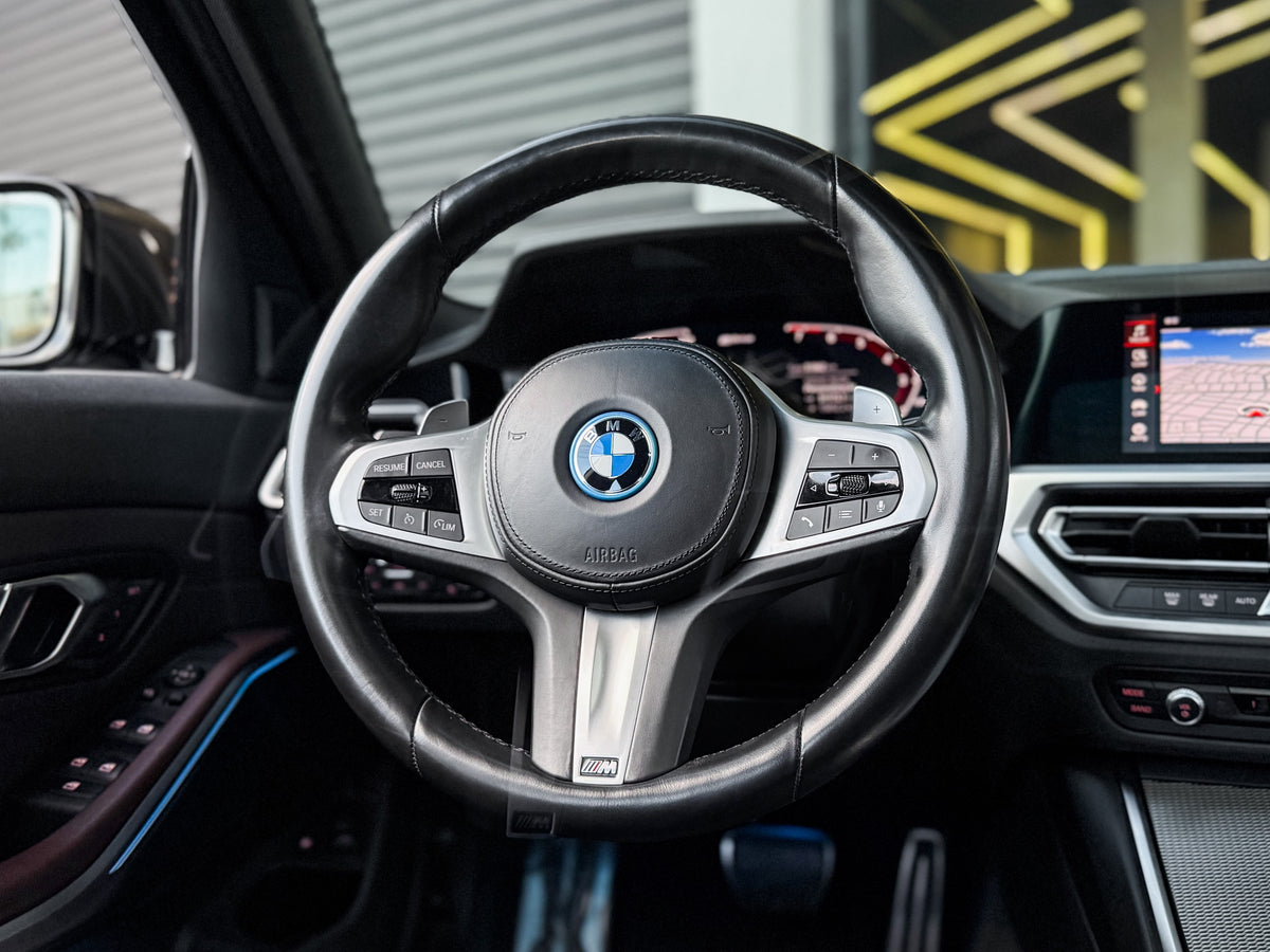 BMW 330e M Sport 2022 — foto 13 de 16
