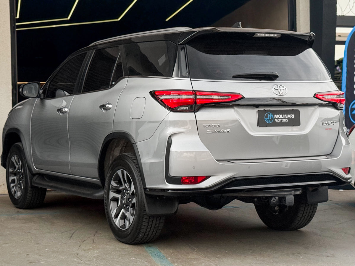 Toyota Hilux SW4 Diamond 2024 — foto 3 de 18