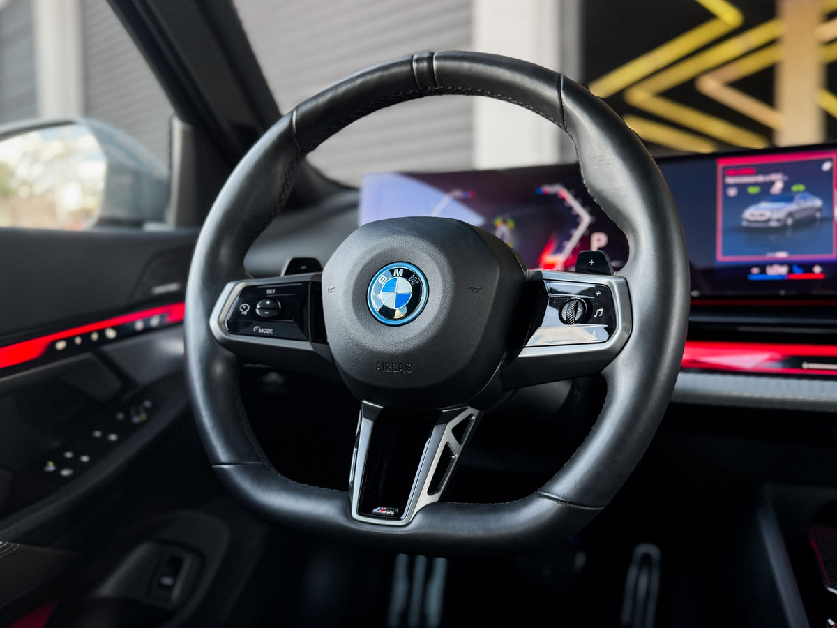 BMW 530e M Sport 2025 — foto 13 de 16