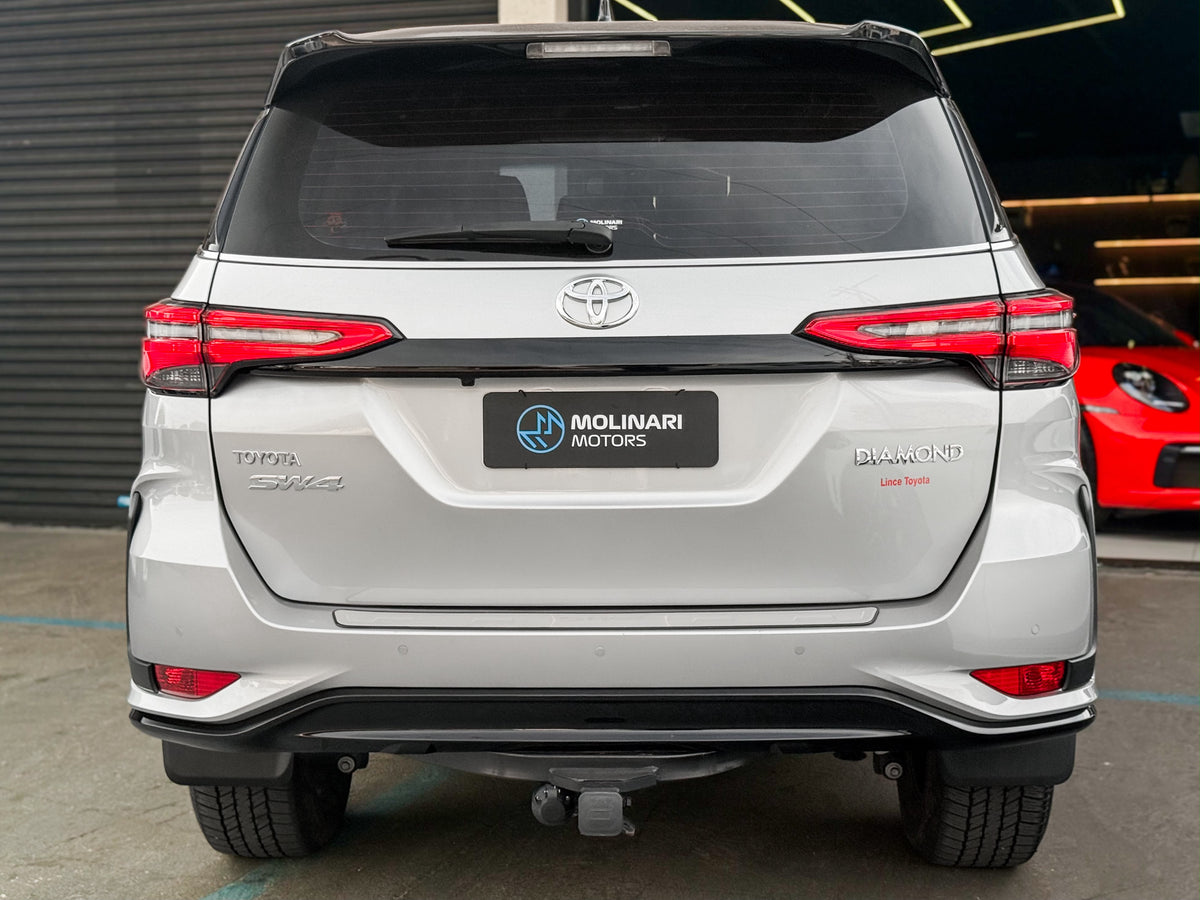 Toyota Hilux SW4 Diamond 2024 — foto 4 de 18