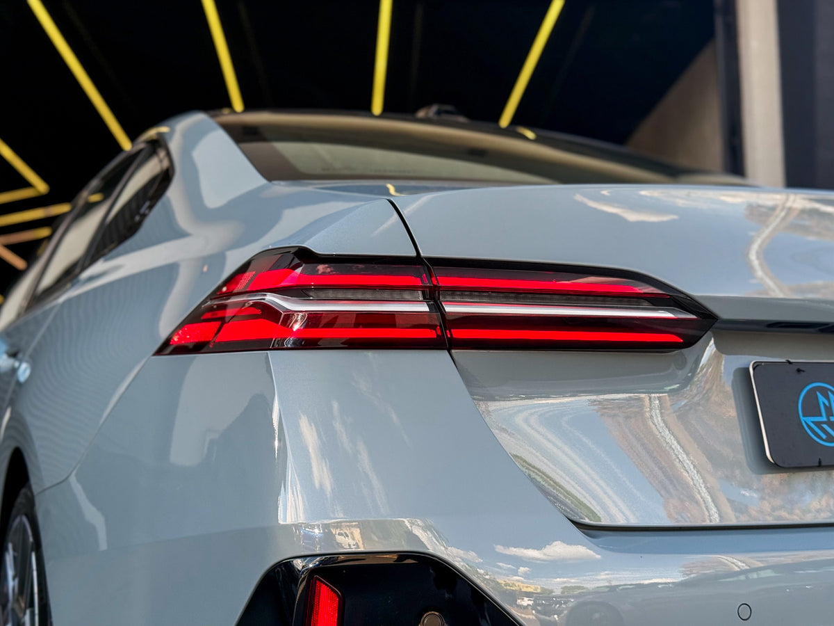 BMW 530e M Sport 2025 — foto 14 de 16