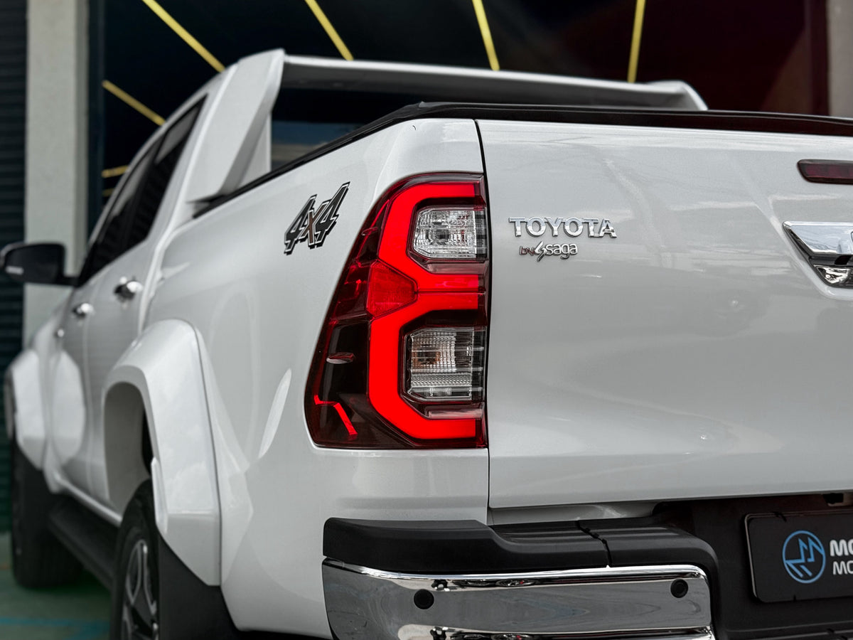 Toyota Hilux SRX Plus 2025 — foto 14 de 16
