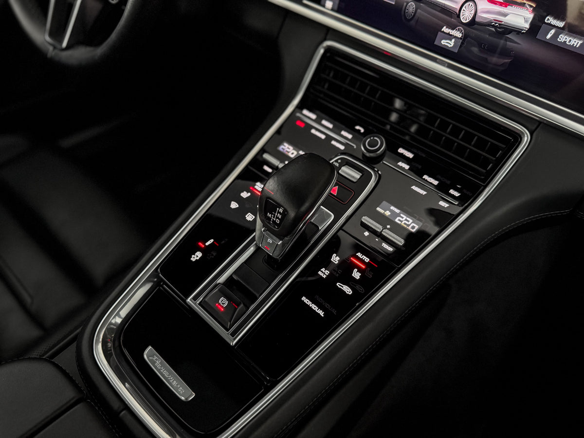 Porsche Panamera 4 E-Hybrid 2020 — foto 12 de 16