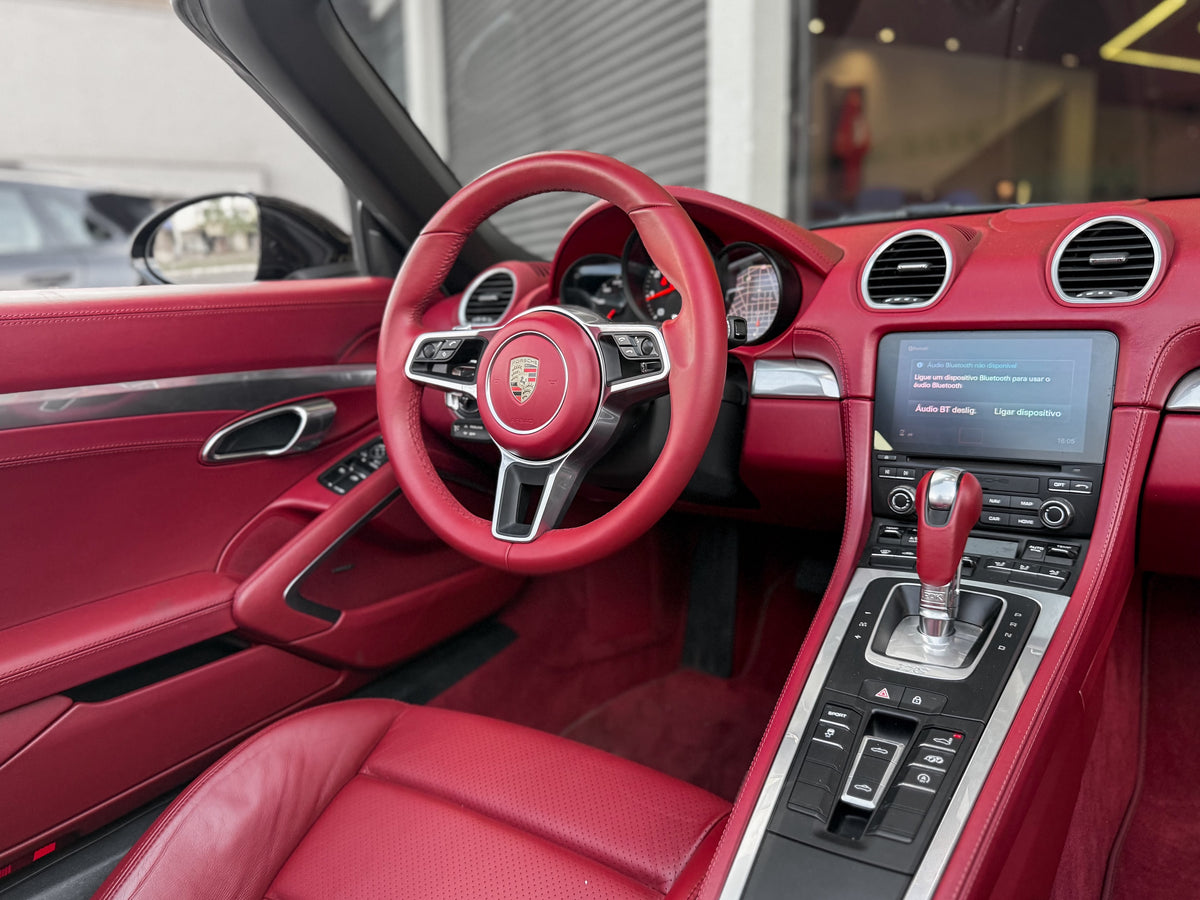 Porsche 718 Boxster 2019 — foto 8 de 16