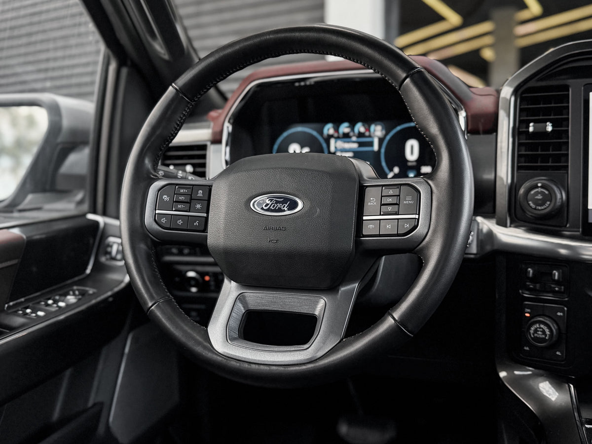 Ford F-150 Lariat 2023 — foto 13 de 16
